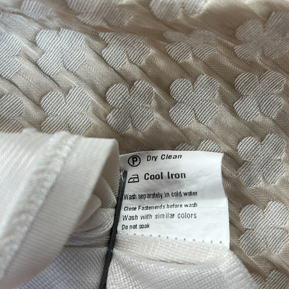 LMD sleeveless cream floral embroidered dress, size snakk - Picture 9 of 9